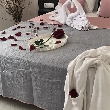 Rodos House شقة